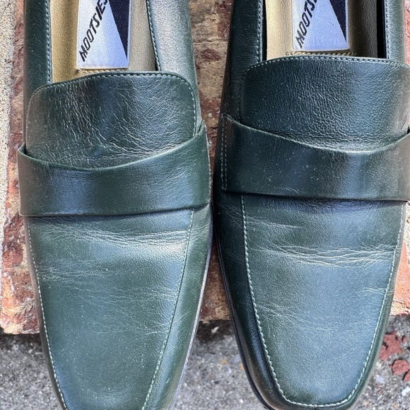 Mootsies‎ Tootsies Women's 7.5 M Hunter Green Leather Pumps Slip on Loafers EUC - Picture 3 of 9